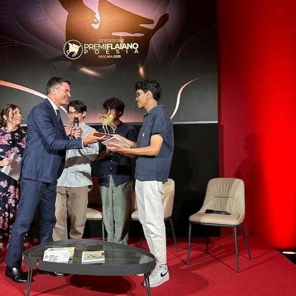 Abbadi Ali Fatmi Vince Il Pegaso D'oro Per 'Una Casa Blu', Capire Edizioni